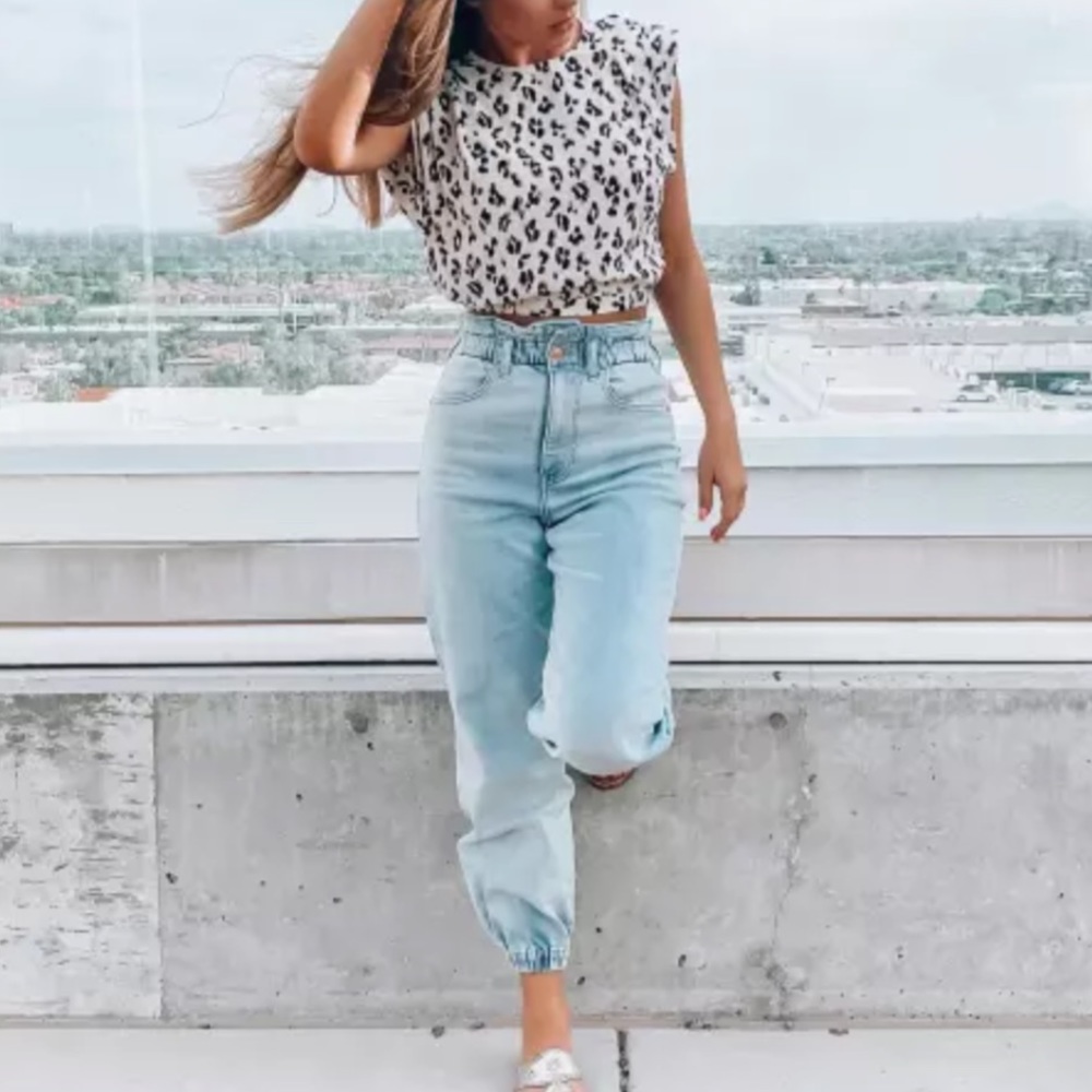 Leopard cropped blouse
